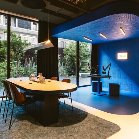 Meeting room in The Social Hub Porto